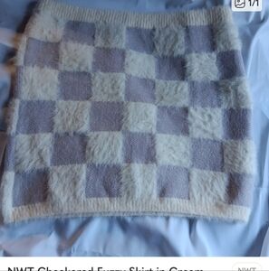 Cozy Checkered Fuzzy Skirt in Cream andnwt Lg